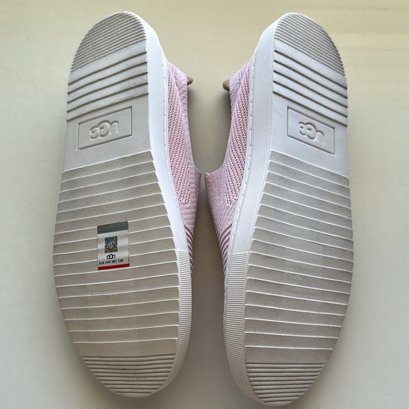 New UGG  Loafers. Pink. Size 7.5. - Picture 7 of 9